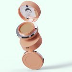 Nuon propose ce boîtier de maquillage conçu pour y insérer une poudre avec SPF, équipé d'une caméra UV qui montre l'action des rayons UV sur votre peau. Cela permet à l'utilisateur de visualiser où il doit ajouter de la poudre. (Photo : Nuon)