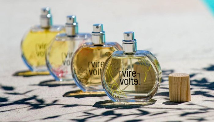 Parfums Virevolte: A single bottle and four different décors by Coverpla