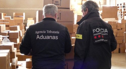 La police catalane démantèle une méga-usine de parfums contrefaits