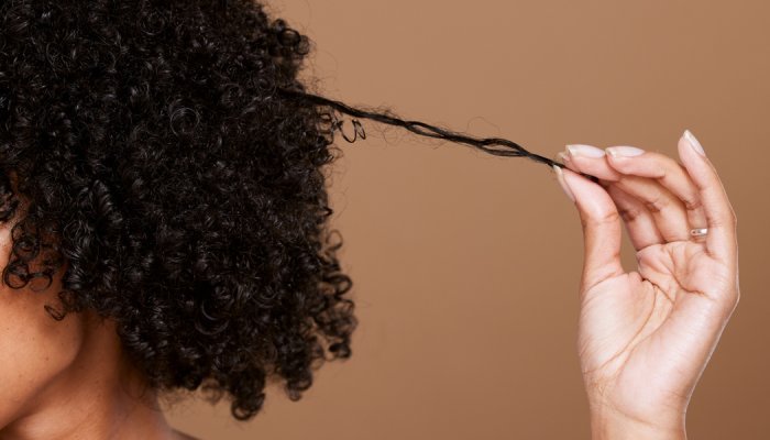 L'obligation d'enseigner la coiffure des cheveux texturés s'étend aux États-Unis