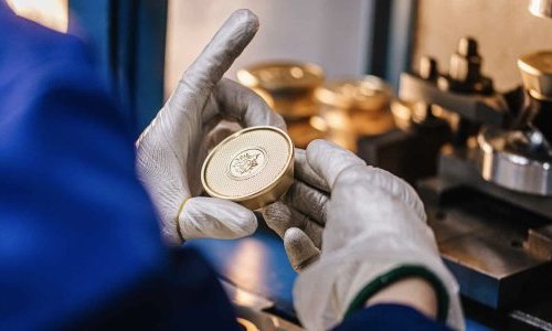 Packaging de luxe : aluminium et zamak, de la performance à la durabilité