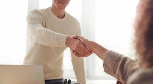 La filière de la cosmétique s'engage pour l'emploi des jeunes