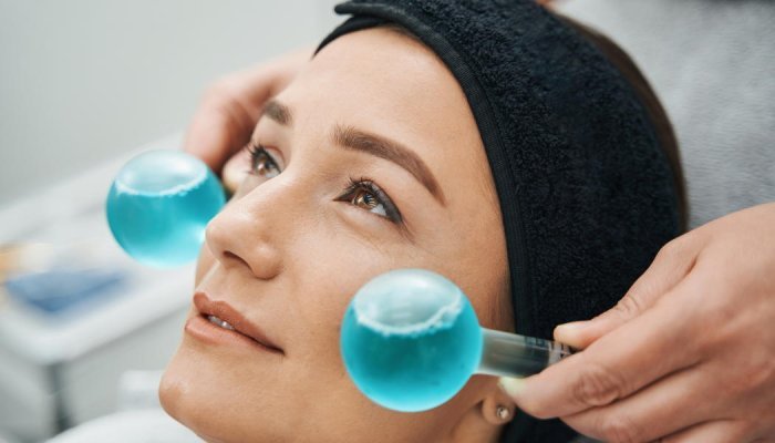 "Ice globes" : le froid, nouvelle tendance skincare de l'année ?