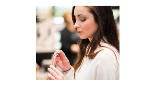 Les cosmétiques peinent toujours à séduire les acheteurs Français