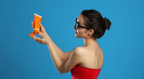 Crèmes solaires visage : un tiers ne protègent pas assez, selon UFC-Que Choisir