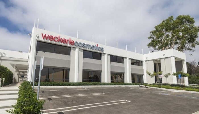 Weckerle répond à la crise avec un échantillon de rouge à lèvre safe et durable