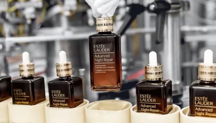 Les résultats du groupe Estée Lauder restent plombés par la Chine