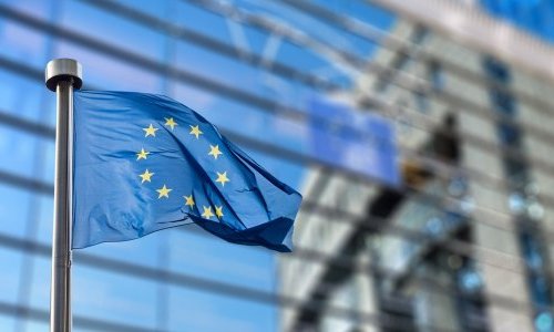 Substances CMR dans les cosmétiques : L'UE s'oriente vers la "clarification"