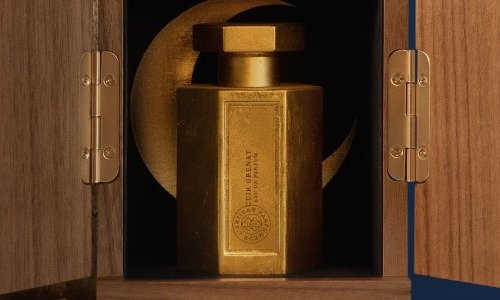 TNT Group creates an exceptional wood case for L'Artisan Parfumeur