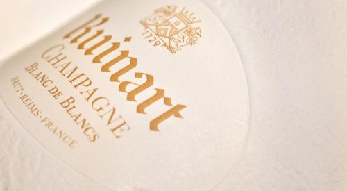 Ruinart change la donne avec un étui écoconçu, zéro plastique, 100% recyclable