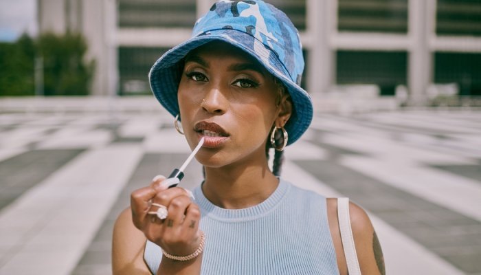 "Double glossing" : la routine lèvres pulpeuses de Fenty Beauty affole TikTok