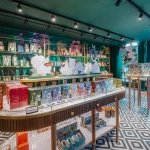 At the end of 2023, Granado reopened its first Parisian boutique, in the Marais district, after renovation work intended to enhance its lines of perfume and scented candles (Photo: Olivier Wong / Granado)