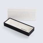 Procos a remporté un Formes de Luxe Award dans la catégorie Lifestyle Coffret pour sa version mono-matériau repensée du coffret « Writing Instrument Box » Montblanc