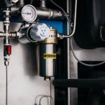 Hrastnik1860 a réalisé un grand pas en direction d'un verre neutre en carbone en utilisant de l'hydrogène dit « vert » pour produire ce qu'il décrit comme le « flacon en verre le plus durable au monde ».