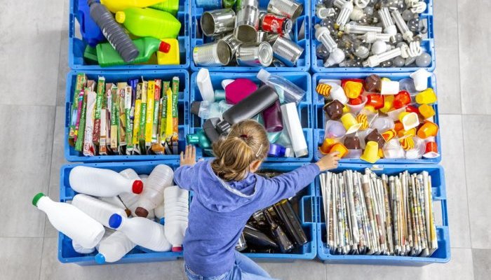 Greenwashing : Un livre alerte sur le mythe du recyclage infini