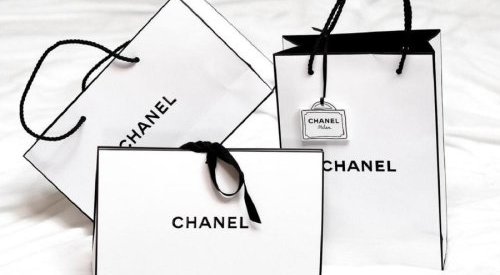 Consumers value luxury product luxury brand packaging