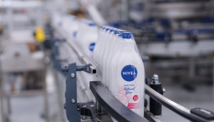 Beiersdorf abaisse sa prévision de résultat et accélère la relance de Nivea