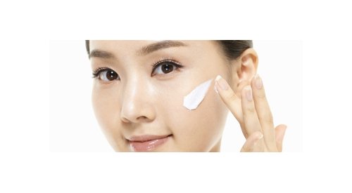 Les masques pour le visage inondent le marché de la beauté en Asie
