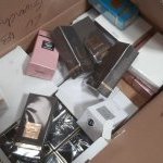 Saisie contrefaçons de parfums réalisée par la DRPE (Photo : Direction des Douanes et Droits Indirects)