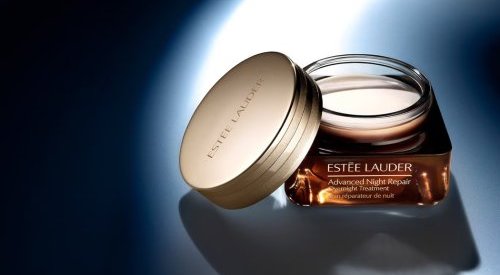 Estée Lauder veut éduquer sur les conséquences du manque de sommeil