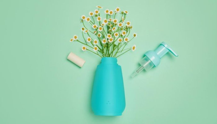 Cosmogen supplies 900.care with standard pumps for refillable bottles
