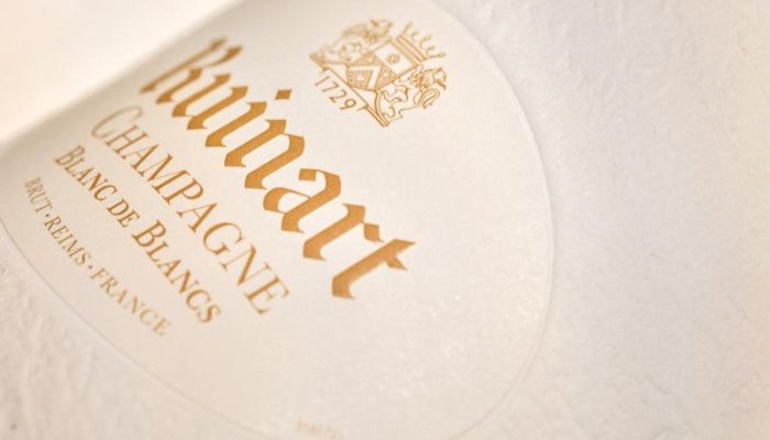 Ruinart change la donne avec un étui écoconçu, zéro plastique, 100% recyclable