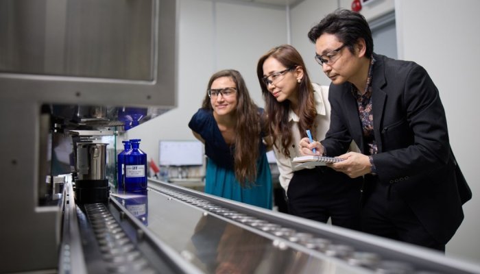 IFF deploys a smart dosing robot in Singapore to speed up fragrance production