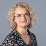  Katia Ravard, ingénieur en biotechnologies et responsable Projets Transversaux et Biomimétisme au sein des Laboratoires Pierre Fabre
