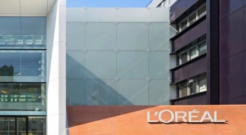 Perfume sales propel L'Oréal to 4% growth in Q1