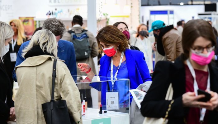 Luxe Pack Los Angeles and MakeUp in Los Angeles welcomed 4,183 visitors