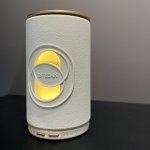 Le nouveau diffuseur de brume de parfum Édition Origine d'Esteban Paris propose une diffusion à air pulsé à froid et sans eau, accompagnée d'une lumière douce et modulable à la fois décorative et apaisante (Photo: Courtesy of Esteban Paris)