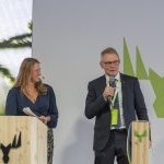 Ribbon cutting: Mika Joukio, CEO, Metsä Board; Viveka Beckeman, CEO Skogsindustrierna and Jussi Linnaranta, Chairman of the Board, Metsäliitto Cooperative. (Photo: Metsä Board)